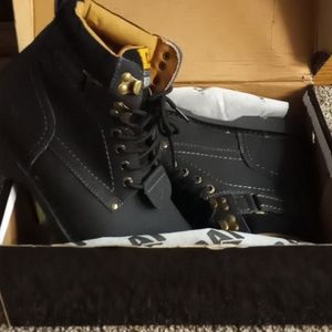 Men's CAT workbooks Size 11